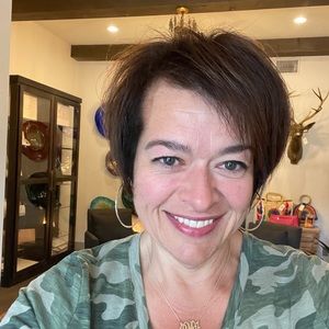 Meet your Posher, Becky